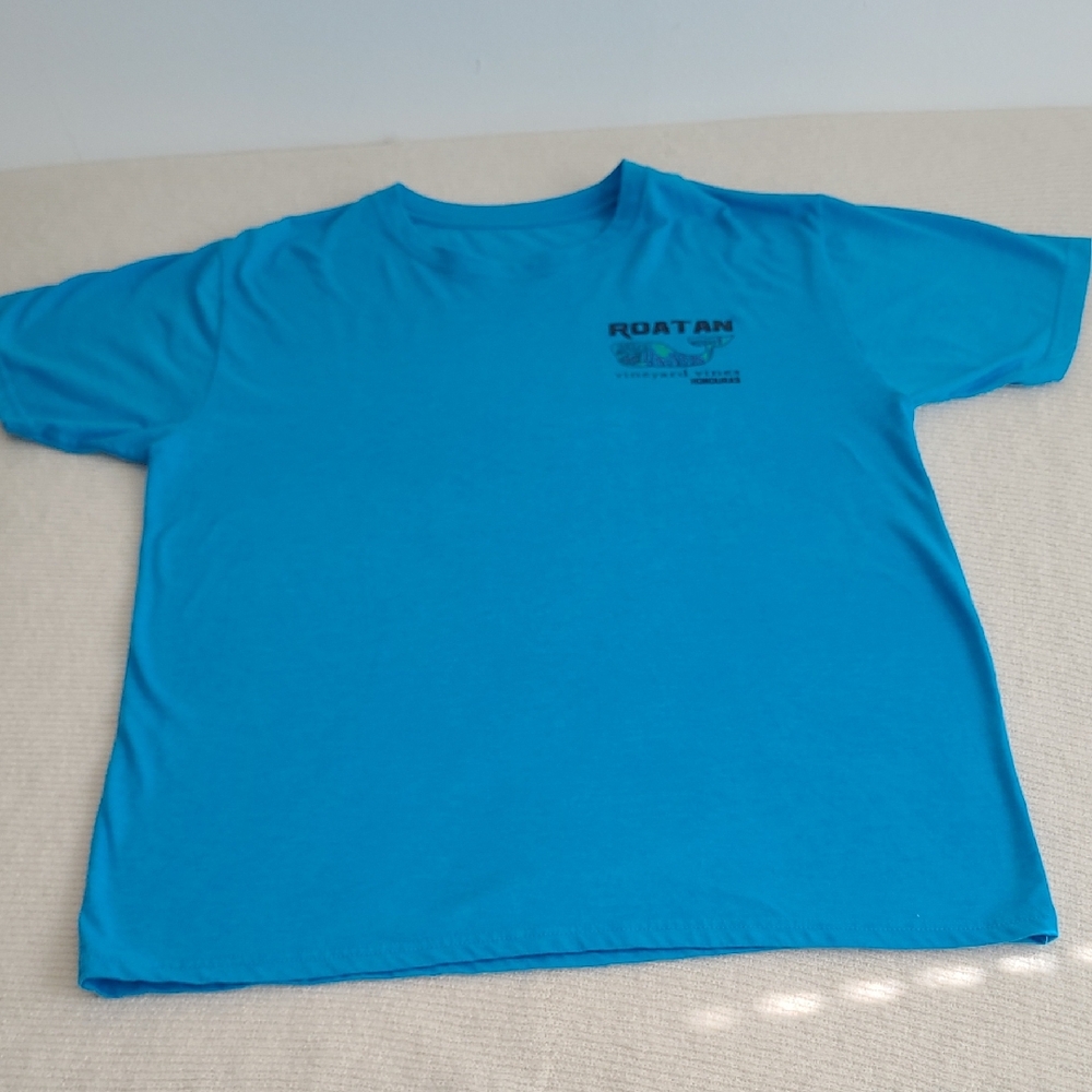Vineyard Vines Shirt Mens or Teen Medium No Tag Turquoise Whale Grsphic Tee